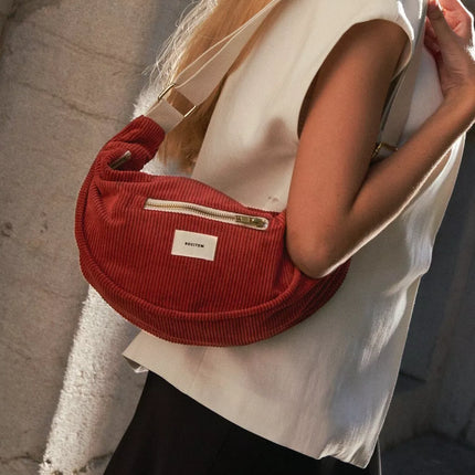 NEW Sac Demi Lune Gisela