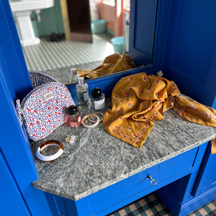 Trousse Make up Love Klein