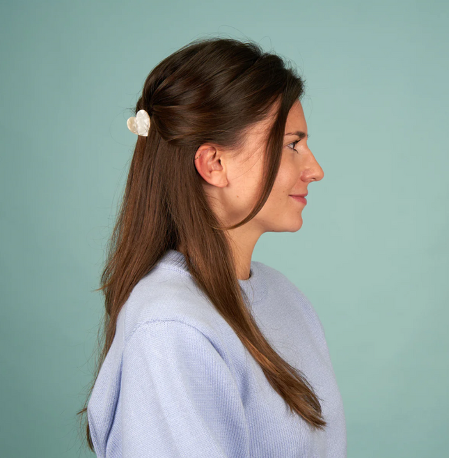 Petite pince à cheveux coeur blanc