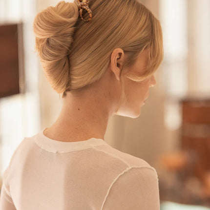 Le pic à chignon noeud cannelle