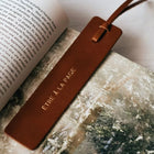 Marque page en cuir Etre à la page