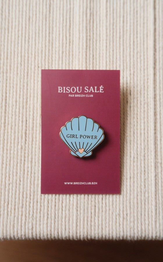 Pin's Girl power coquillage