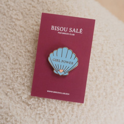 Pin's Girl power coquillage
