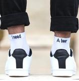 Chaussettes à message Need Beer - taille homme